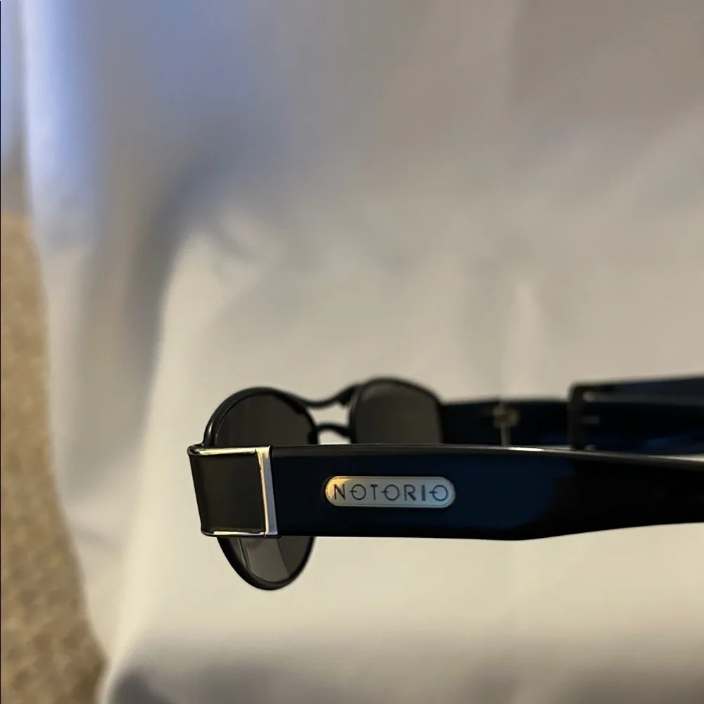 Vintage Notorio N127 Black Oval Sunglasses. New. 100% UV